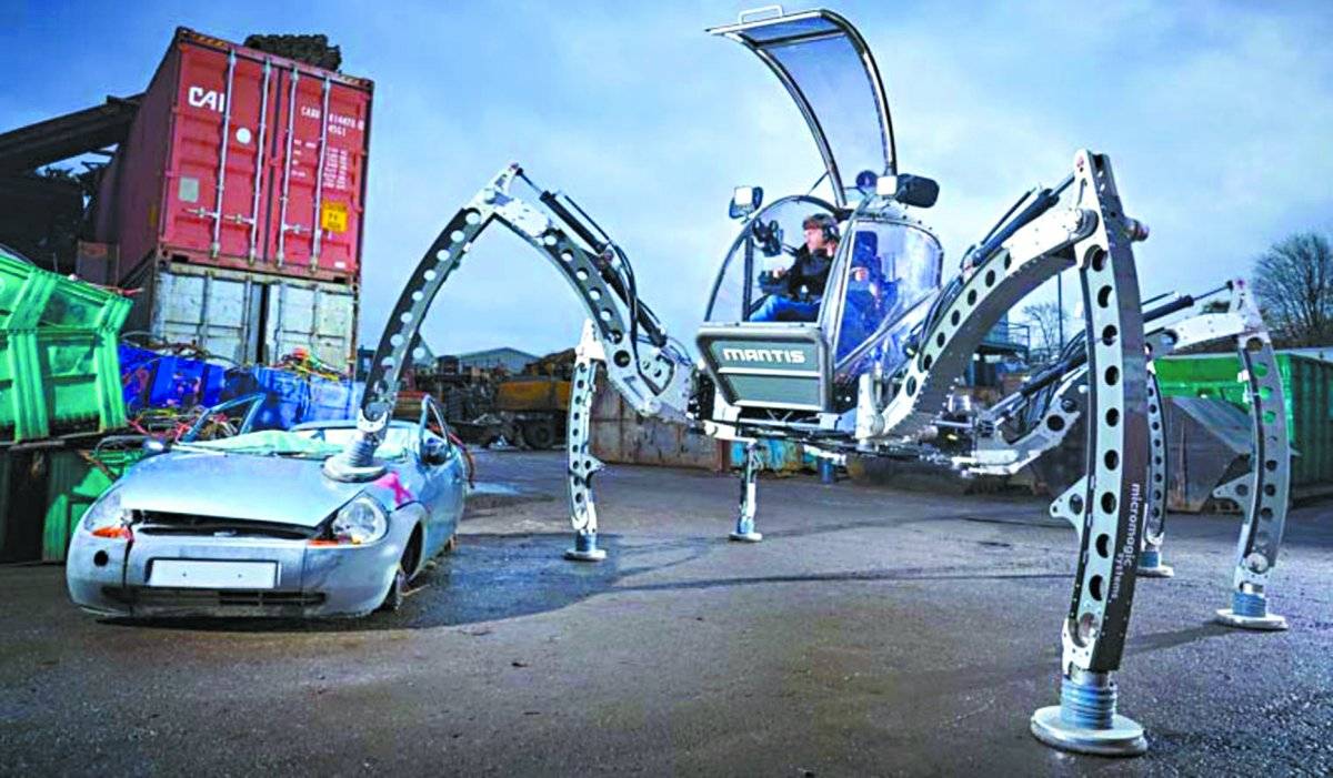 O maior robô hexapode montável