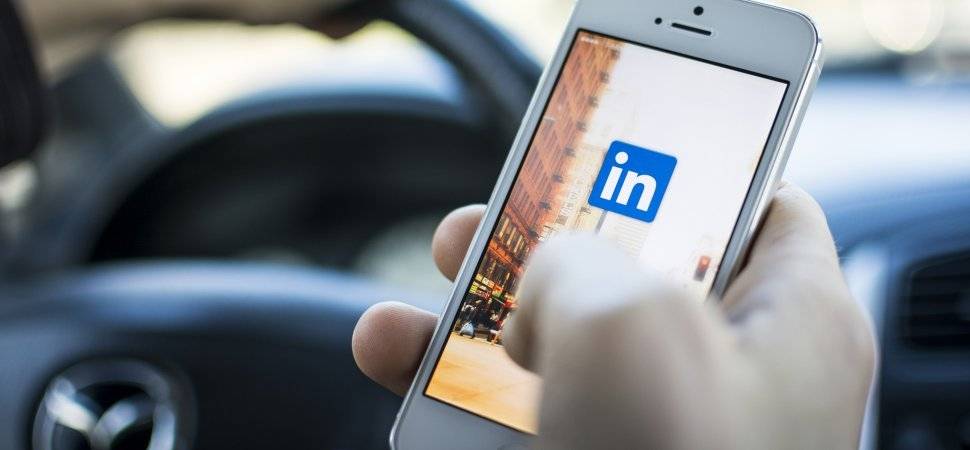 linkedinsmartphone1940x90034702-484c466964c7a00f8b0df1fc71d0076f.jpg