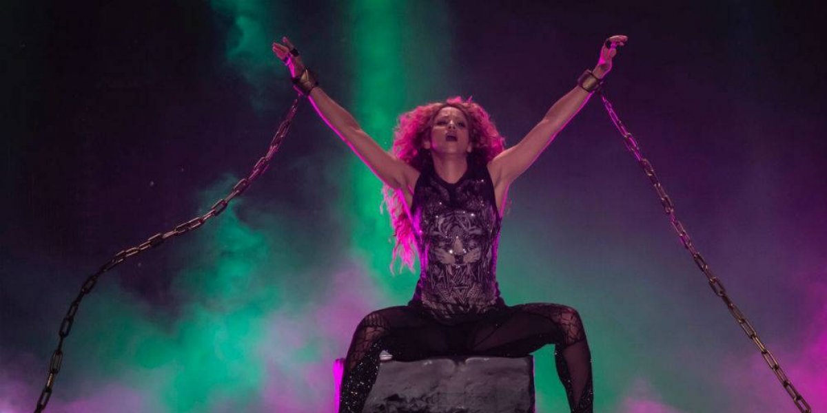 Shakira inició su gira por Latinoamérica en México ante 50.000 personas Shakira inició su gira por Latinoamérica en México ante 50.000 personas