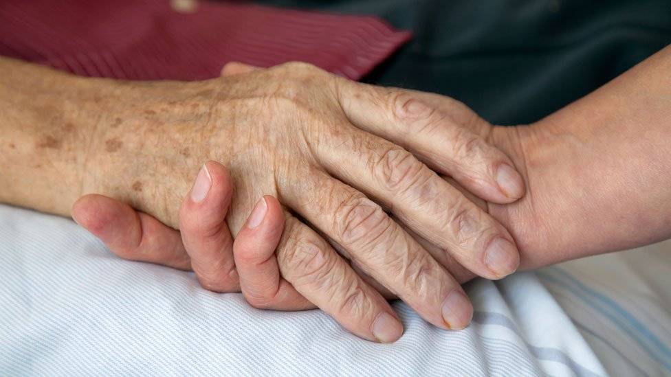 100232764hands-943c5de5ea4dbbd1b9b78596711a8e5d.jpg