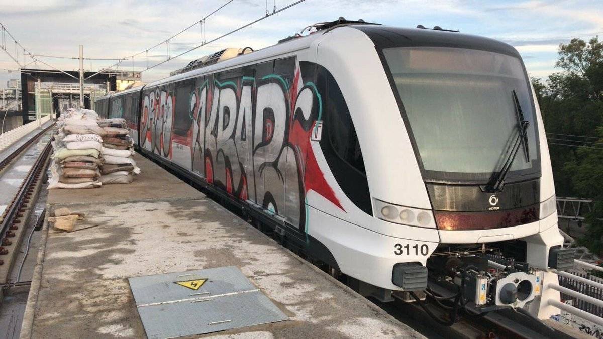 Vandalizan vagones de la Línea 3 del Tren Ligero en Guadalajara