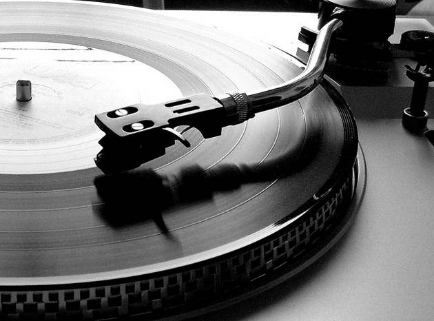 discosvinilomoda1-a66c8673608ed299567aa5b1186398ee.jpg discosvinilomoda1-a66c8673608ed299567aa5b1186398ee.jpg