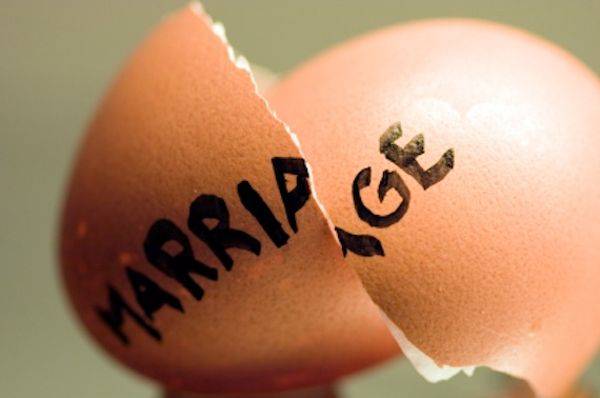 divorceimage-dcf695559de4dd84e20bcf0b611199eb.jpg divorceimage-dcf695559de4dd84e20bcf0b611199eb.jpg