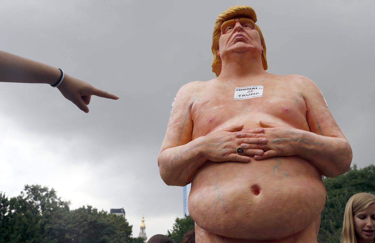 nakedtrumpstatuepuer-cc5515db54c83f5b5472928b49b3450a.jpg nakedtrumpstatuepuer-cc5515db54c83f5b5472928b49b3450a.jpg
