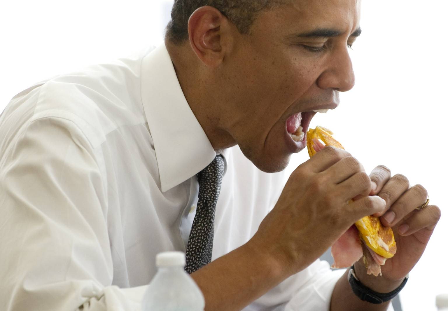 oobamaeatingfacebook-f667e5400cf305c57d20233238fded46.jpg oobamaeatingfacebook-f667e5400cf305c57d20233238fded46.jpg