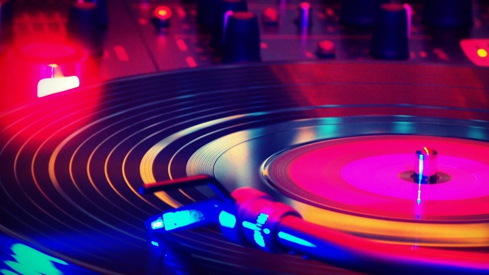 vinylplaying1600x900-25f33e54723f74f6d90a0c86eab60cec.jpg vinylplaying1600x900-25f33e54723f74f6d90a0c86eab60cec.jpg