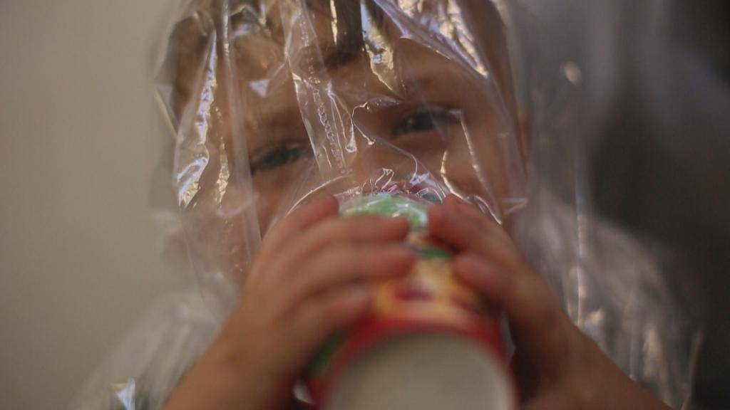 103842469gasmaskkid-4f7c6aece25bfc398c6ad8bbbe686222.jpg