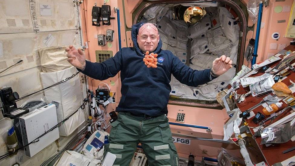 103869381space18-48ed37776d5a992dccfca01d940cf895.jpg