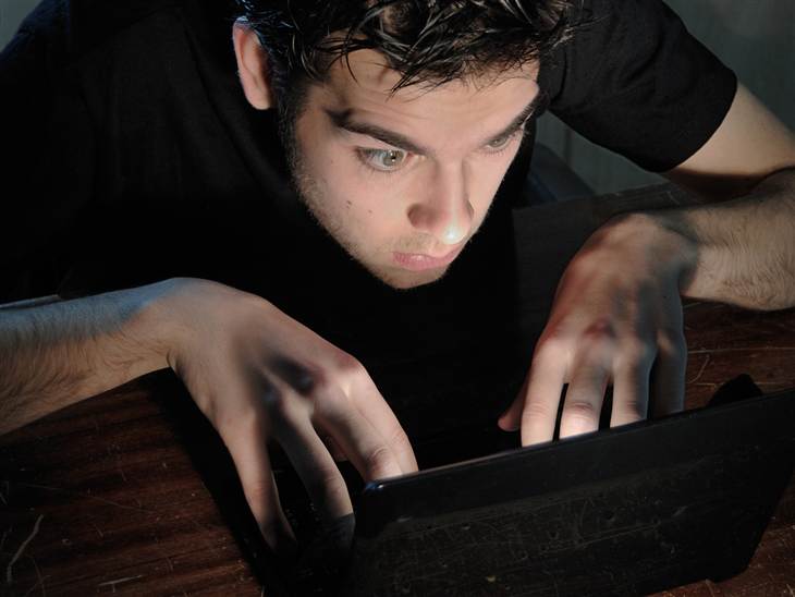 120831512541tdy120828internetstalking01blocksdesktoplarge-3bc4b4ab3db624ff70d01097cf95d265.jpg 120831512541tdy120828internetstalking01blocksdesktoplarge-3bc4b4ab3db624ff70d01097cf95d265.jpg