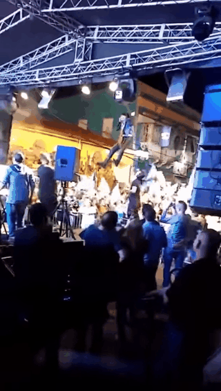 8660251b96d043498a1899ae83d5b6d8-52d68a3915ff55aad7d619dc294fa545.gif