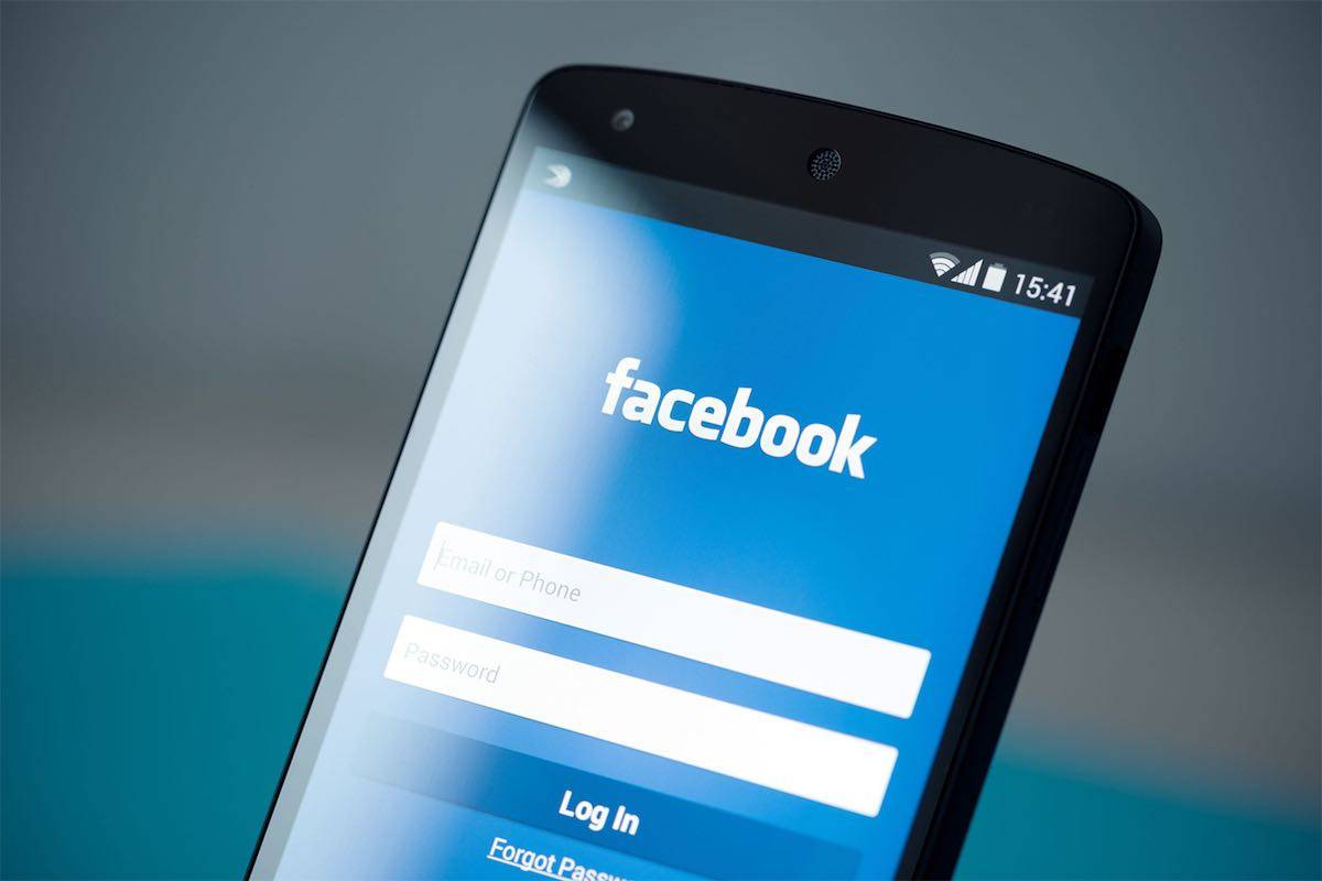 facebookloginsmartphone-b33e10aacbdf40392172ae4343624cdc.jpg facebookloginsmartphone-b33e10aacbdf40392172ae4343624cdc.jpg
