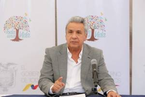 Lenín Moreno ordena que se devuelvan los cobros indebidos