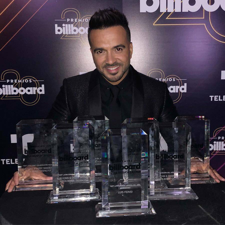 luisfonsipremiosbillboarddelamusicalatina04ins-c560f7a9bd49108f60562854346d452d.jpg luisfonsipremiosbillboarddelamusicalatina04ins-c560f7a9bd49108f60562854346d452d.jpg