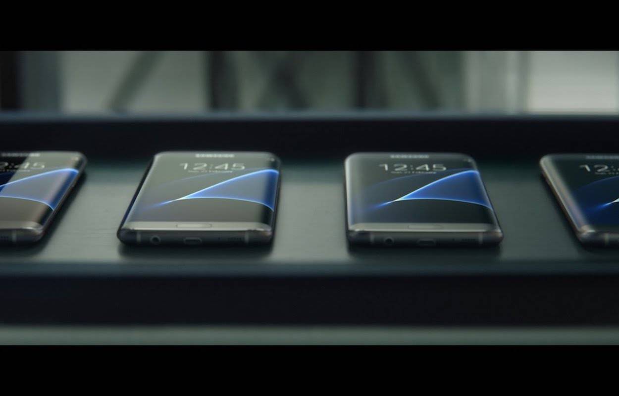 samsungad-59b29c95ac20ed45c3eb94e87b12eeba.jpg samsungad-59b29c95ac20ed45c3eb94e87b12eeba.jpg