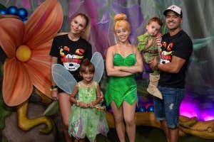 Luis Fonsi evidencia increíble parecido con su hijo