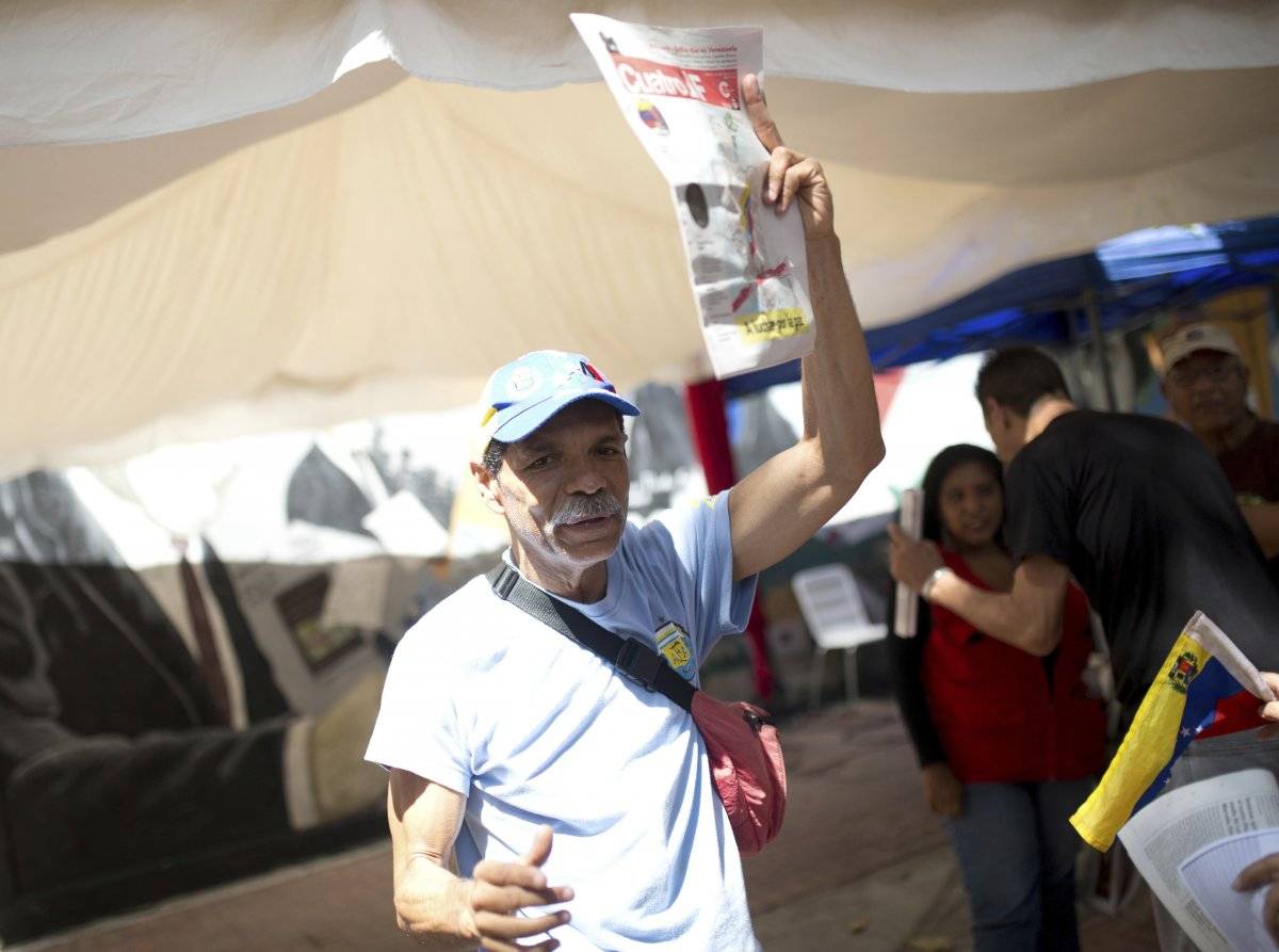 venezuelacrisispuer2-8f54d5b3d5298a4a53b909386335cf85.jpg venezuelacrisispuer2-8f54d5b3d5298a4a53b909386335cf85.jpg
