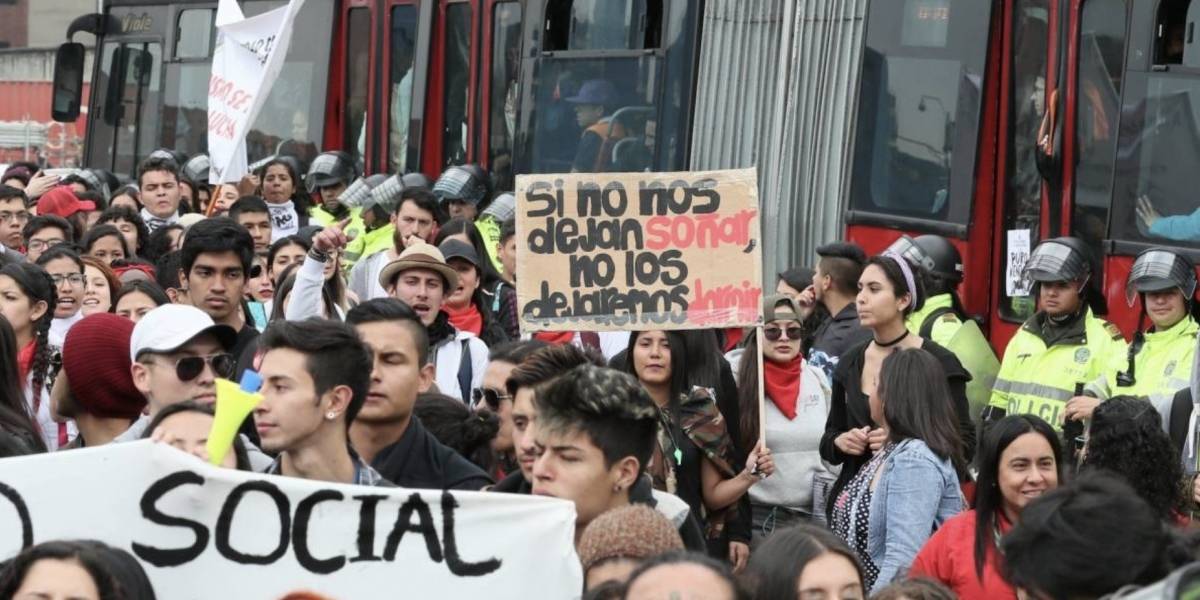 Inician Las Protestas De Los Estudiantes En Bogota Marchas Estudiantes Inician Las Protestas De Los Estudiantes En Bogota Marchas Estudiantes