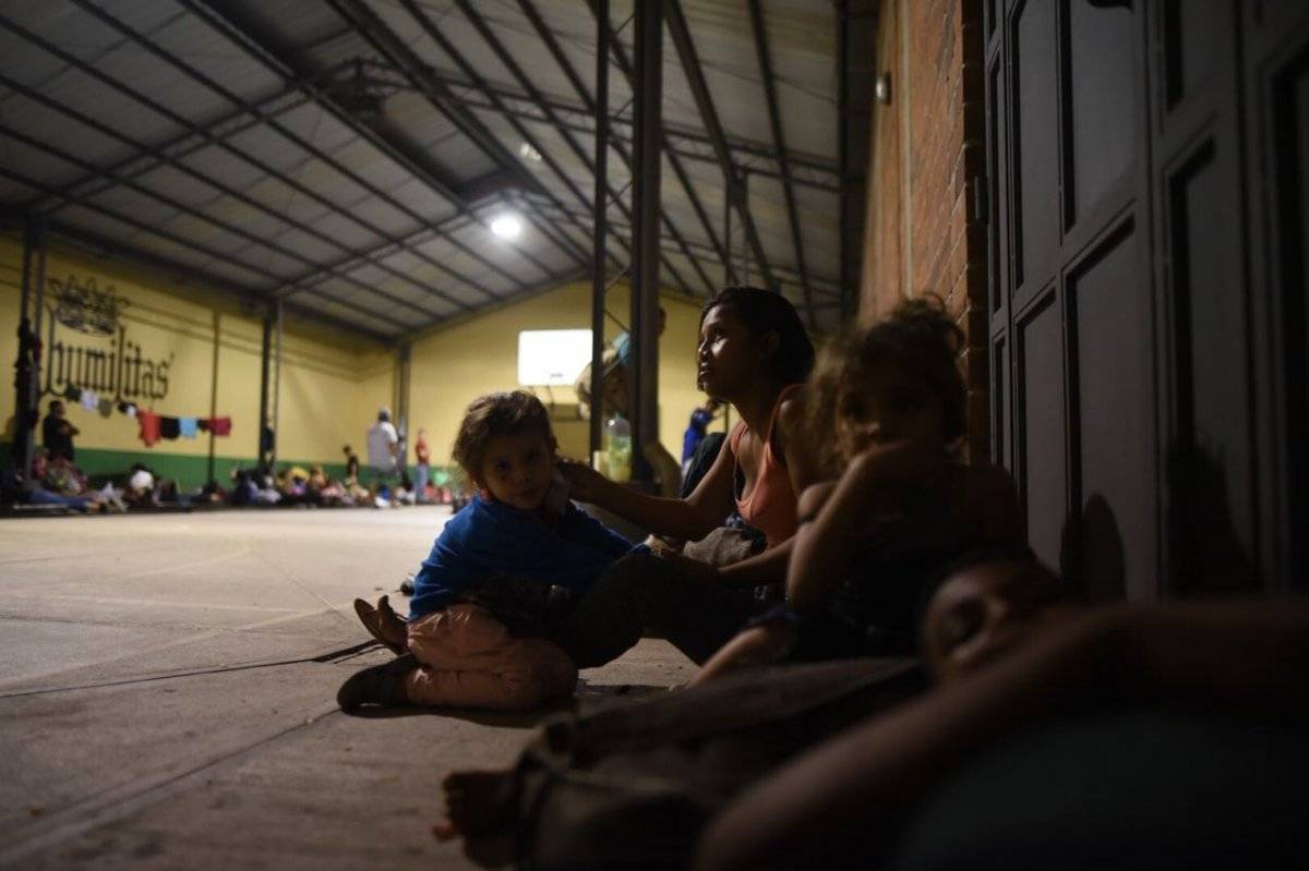 México pide apoyo a la ONU para atender a caravana de migrantes