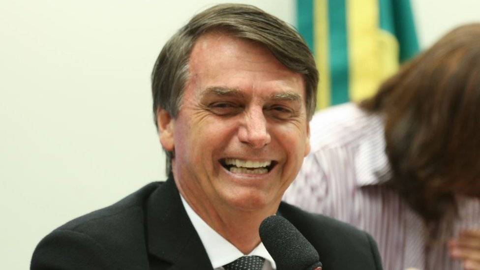 103893554bolsonaoagcd-7fc28e4904b2a95b6d51aa84bd691e84.jpg
