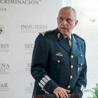 Detienen a Salvador Cienfuegos Zepeda en aeropuerto de Los Ángeles
