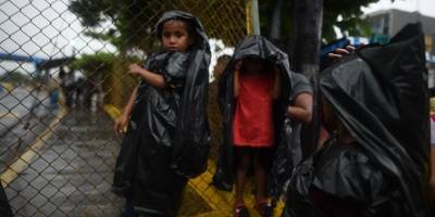 Trump promete hacer todo lo posible para detener caravana de migrantes hondureños Trump promete hacer todo lo posible para detener caravana de migrantes hondureños