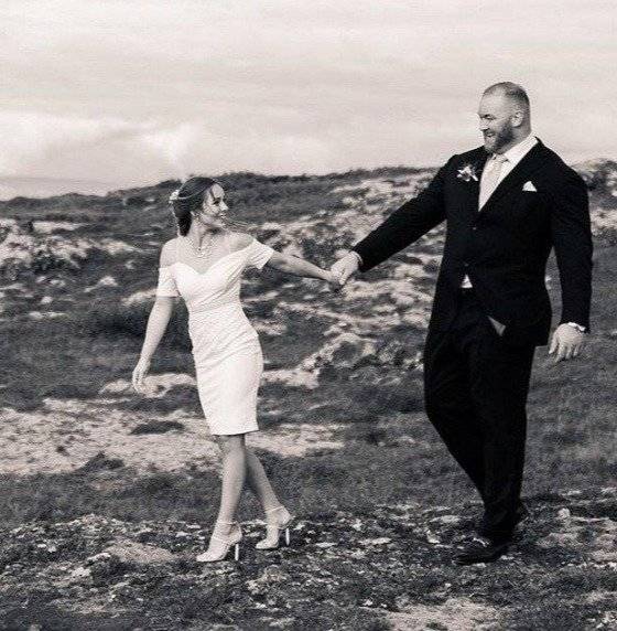 Thor Björnsson contrajo matrimonio con su novia