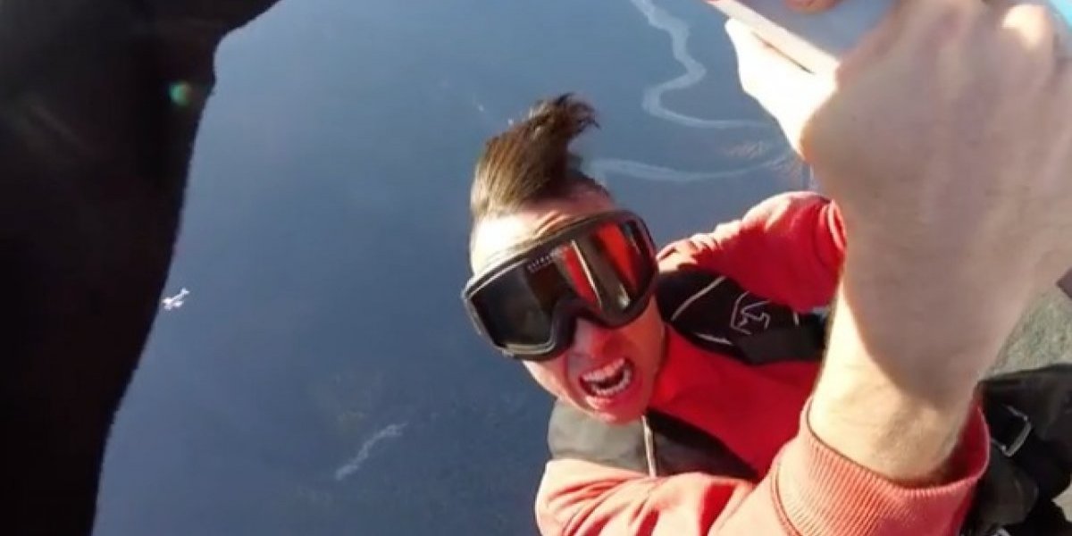 Rapero muere al intentar una acrobacia en avión para un video musical