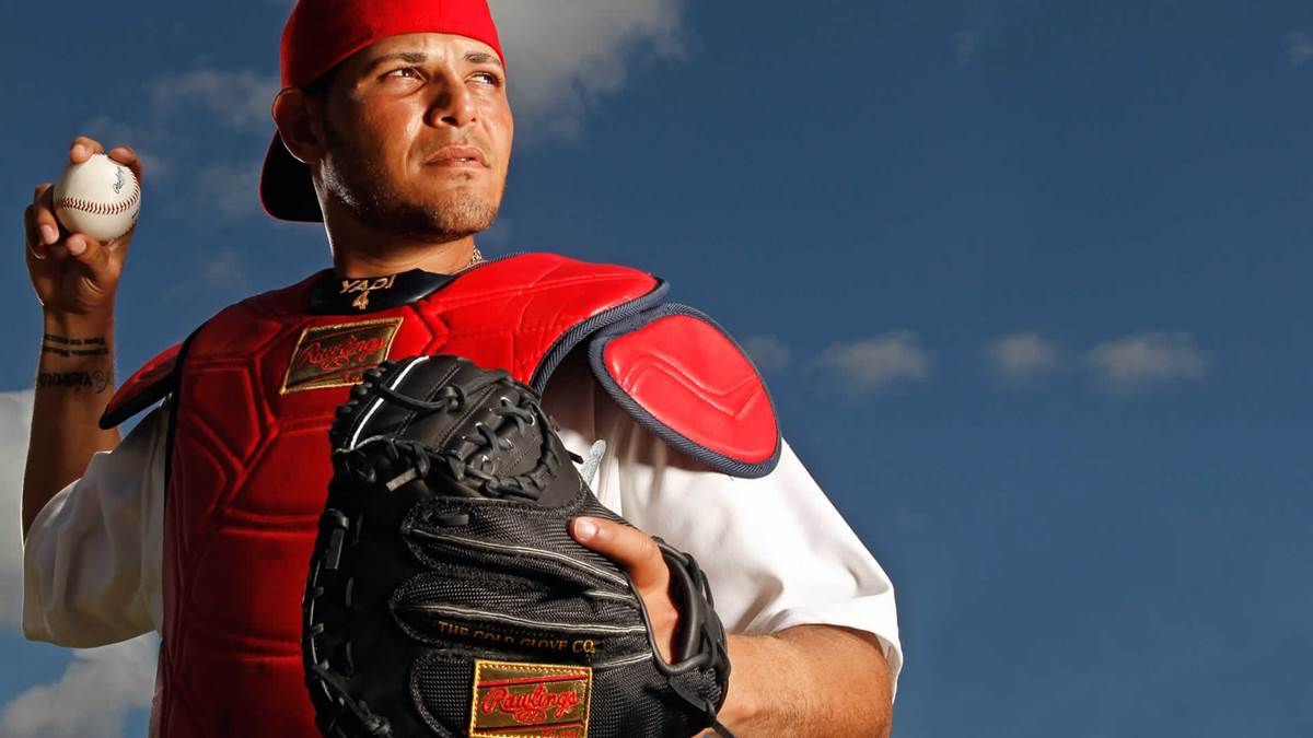 yadiermolina yadiermolina