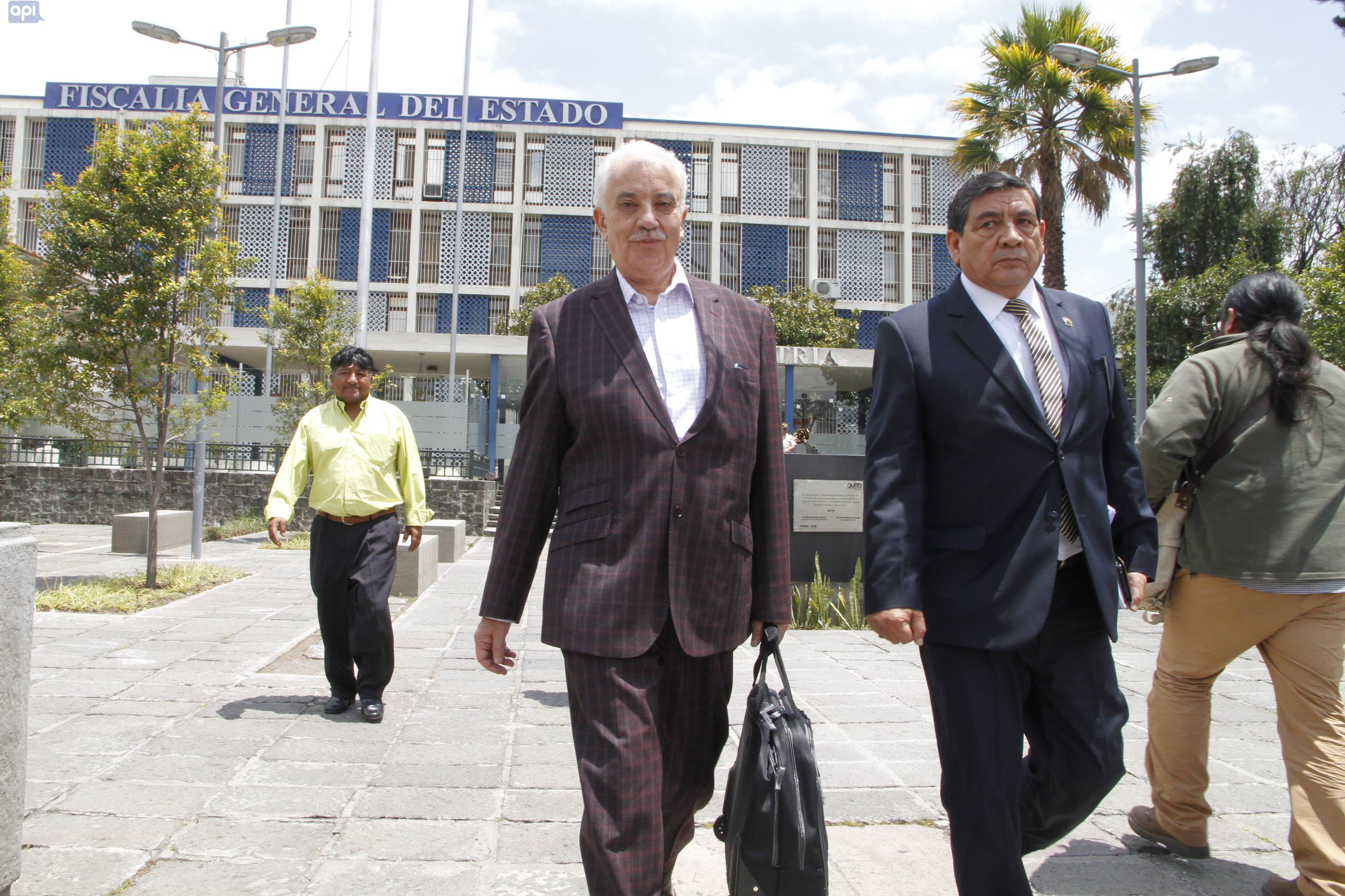 Galo Chiriboga explicó en Fiscalía supuesta apropiación de una casa Galo Chiriboga explicó en Fiscalía supuesta apropiación de una casa