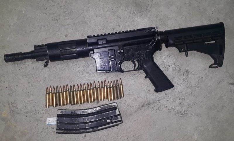 Fusil AR 15 decomisado a marero
