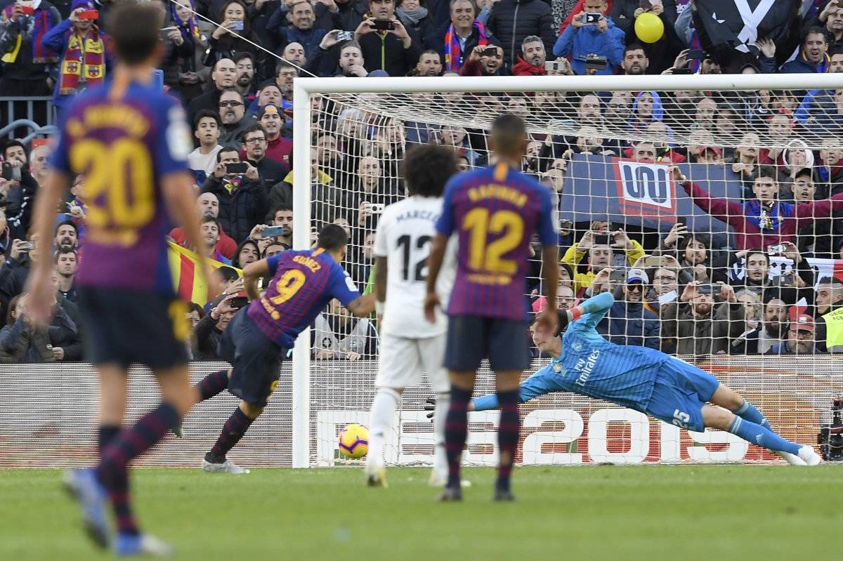Barcelona vs. Real Madrid: Luis Suárez sentencia el clásico con un triplete