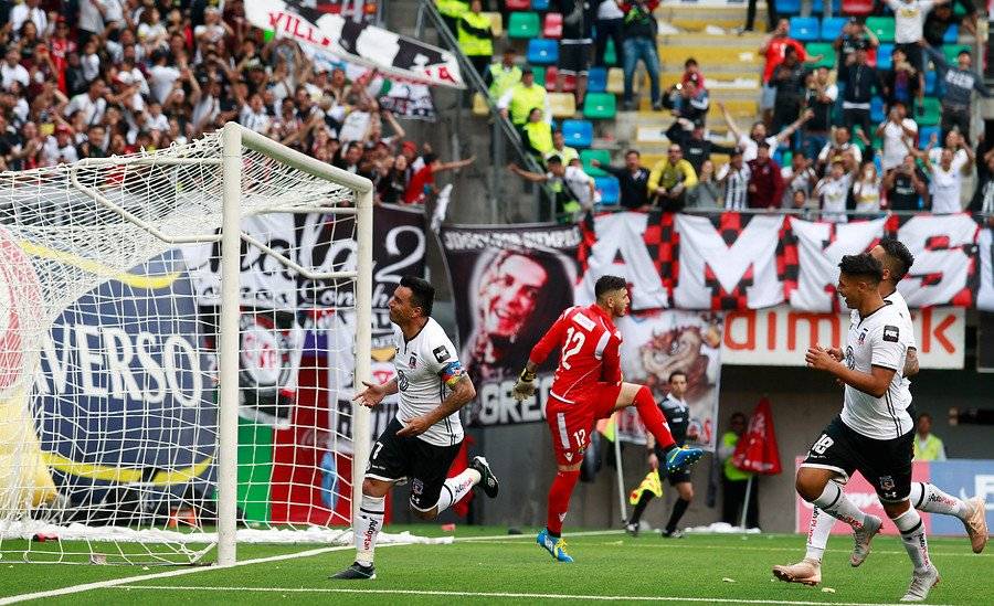 Paredes anotó de penal en el 1-1 entre Colo Colo y Audax en La Florida / Foto: Agencia UNO