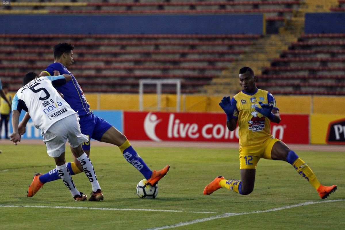 UNIVERSIDAD CATOLICA VS DELFIN.