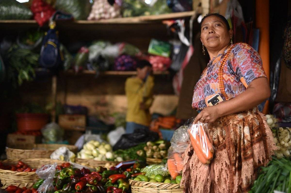 Diaco verifica precios de productos para el fiambre en mercado La Terminal