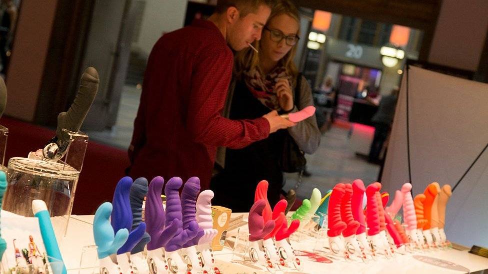 104116947dildos-aef484f98f87a97bf14b23f8264dfa31.jpg