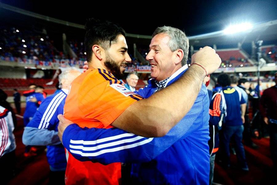 Johnny Herrera confía en las buenas intenciones de Carlos Heller en la U / Foto: Agencia UNO