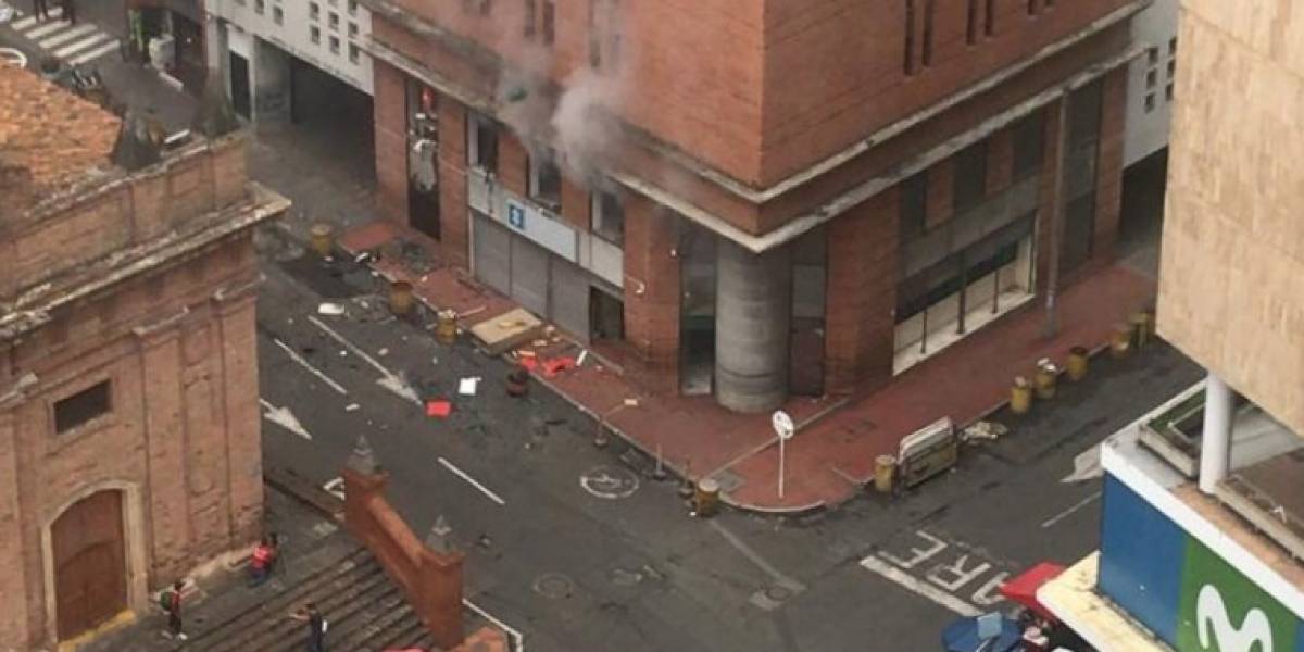 Tres explosiones en sede de la Fiscalía en Cali