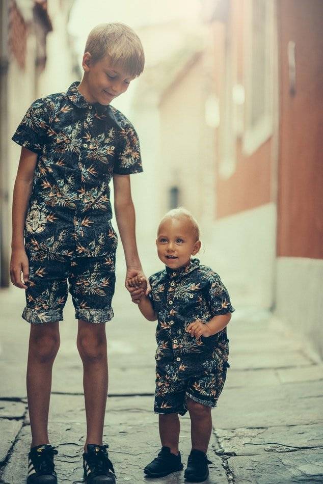 hermanos menores