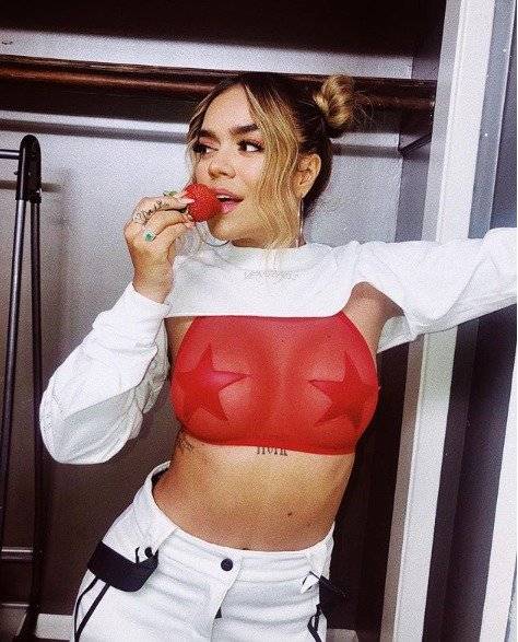 Foto: Karol G muestra de más con prenda transparente en Instagram