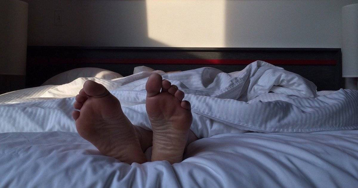 cama pés sono