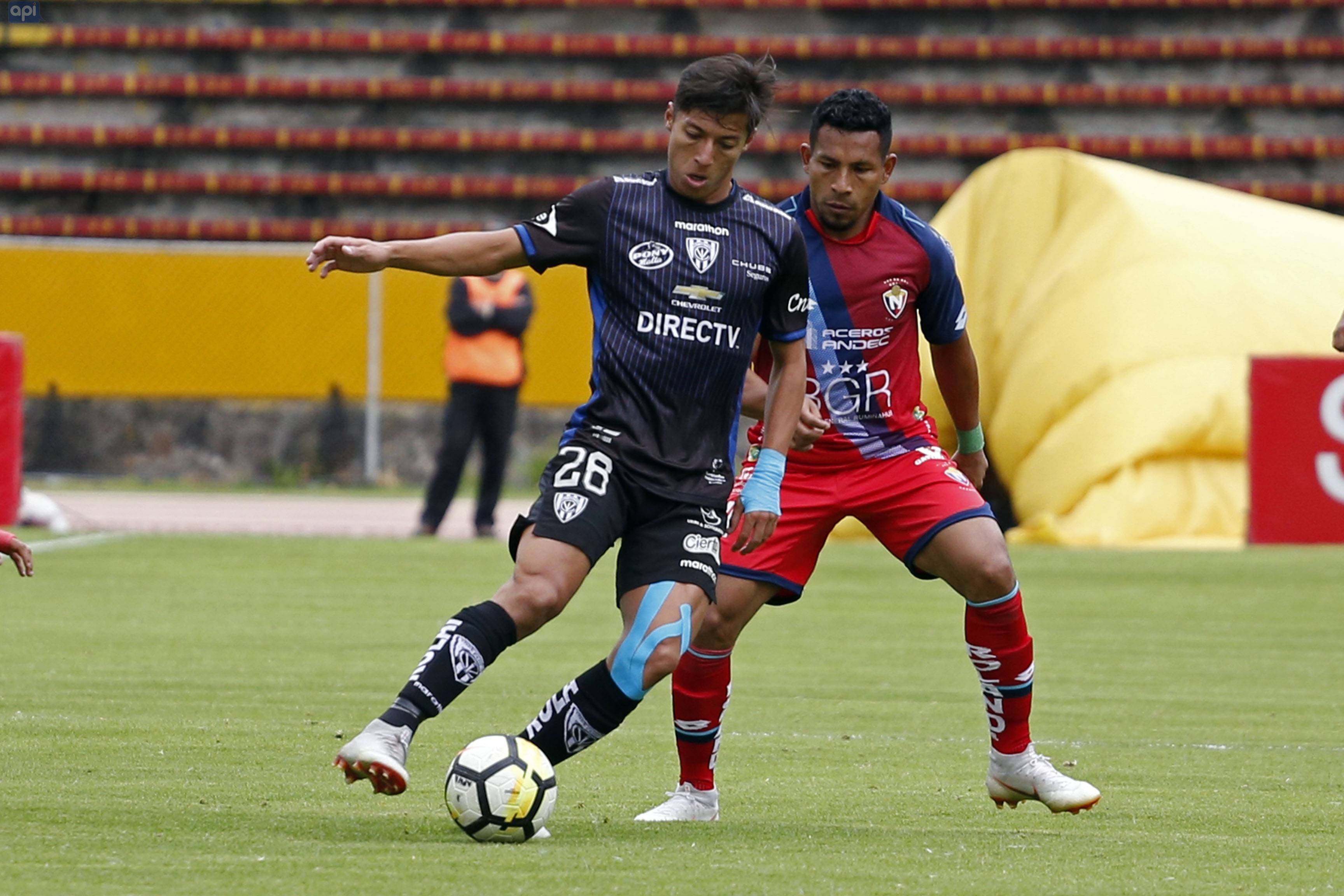 EL NACIONAL vs INDEPENDIENTE DEL VALLE en el Estadio Atahualpa.