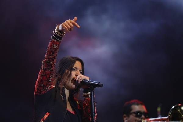 Anita Tijoux coquetea con ser constituyente: se desatan las campañas