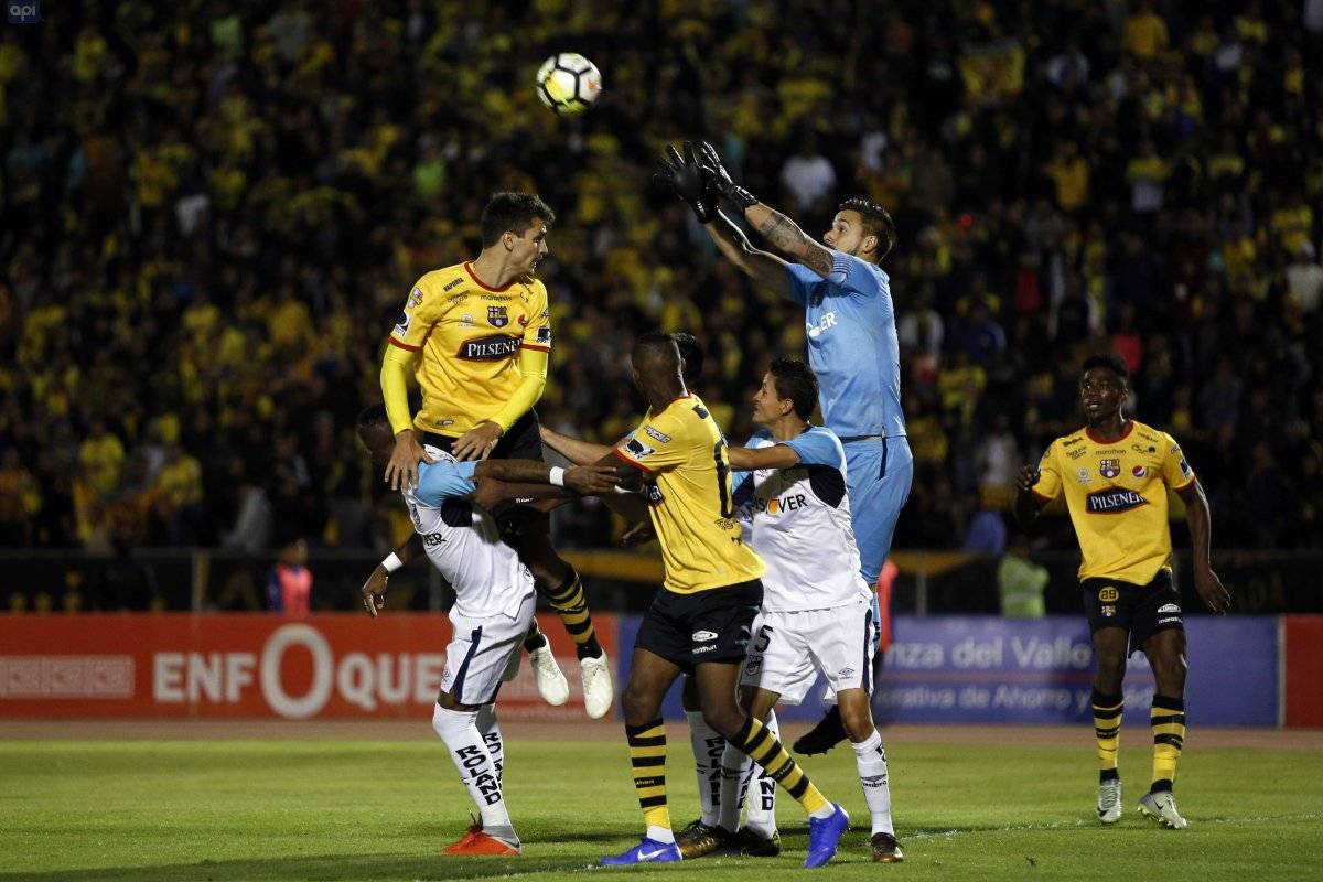 SERIE A UNIVERSIDAD CATOLICA vs BARCELONA