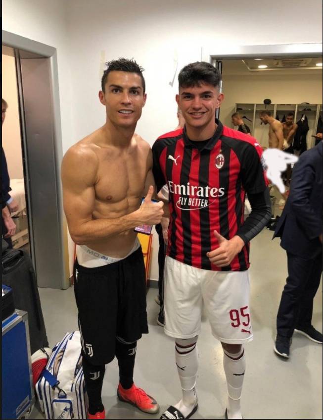 Una foto donde aparece Cristiano Ronaldo dejó ver a Chiellini desnudo Una foto donde aparece Cristiano Ronaldo dejó ver a Chiellini desnudo