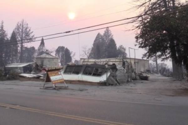 Ascienden a 44 los muertos por los incendios en California Ascienden a 44 los muertos por los incendios en California
