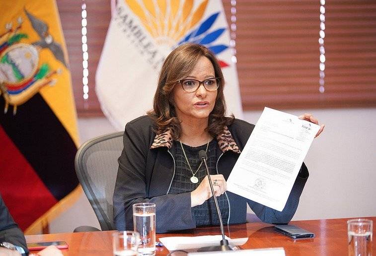 Elizabeth Cabezas sería carta de Alianza PAIS para terna para Vicepresidencia