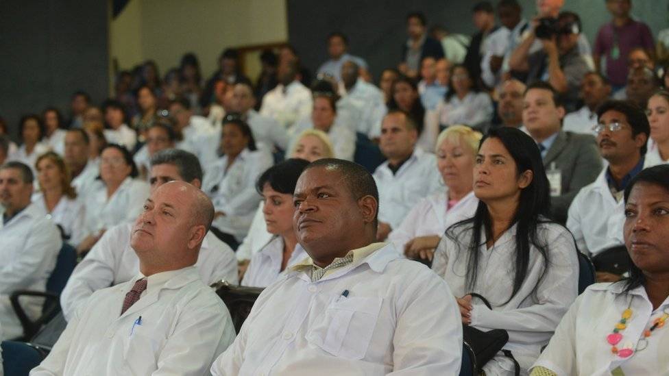 104345353medicos-bd03e9ec9a96a2ff2b17d570a8d08bbe.jpg