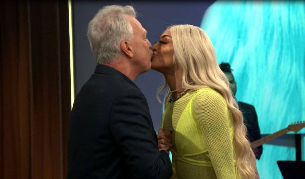 Pedro Bial selinho Pabllo Vittar
