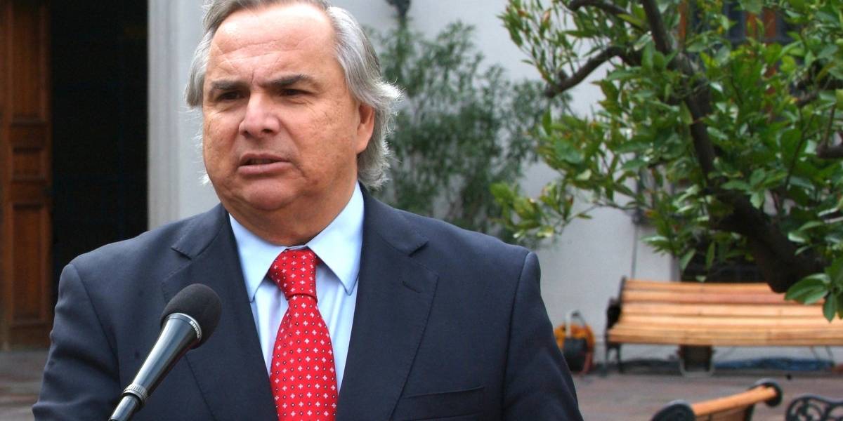 Piden renuncia: Redes sociales en picada contra Ministro Chadwick por asesinato de comunero mapuche