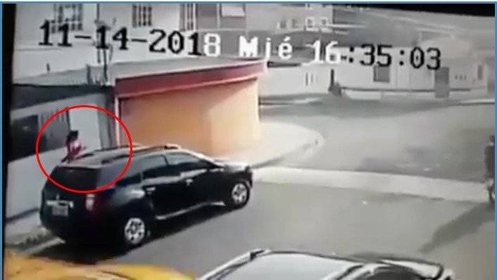 Mujer detenida al quedar filmada en un intento de robo en Manabí